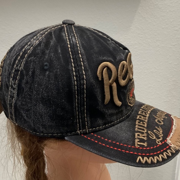 True religion 56 Cap . - Picture 2 of 7